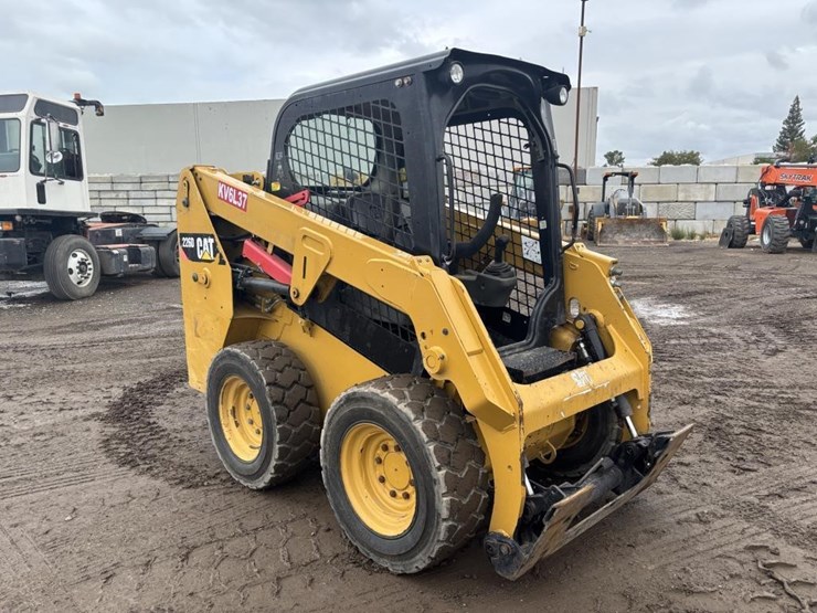 caterpillar-226d-image-2