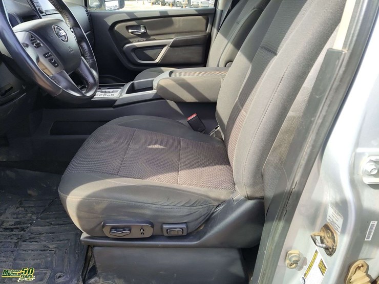 2015-nissan-titan-image-3