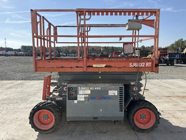 skyjack-sj6832rt-image-6