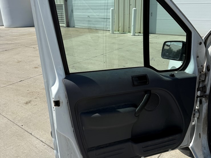 2012-utility-van-image-15