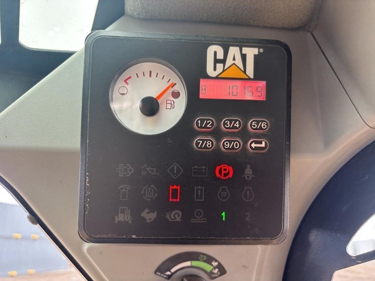 caterpillar-226d-image-27