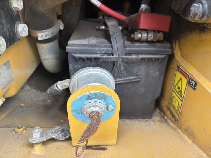 caterpillar-226d-image-34