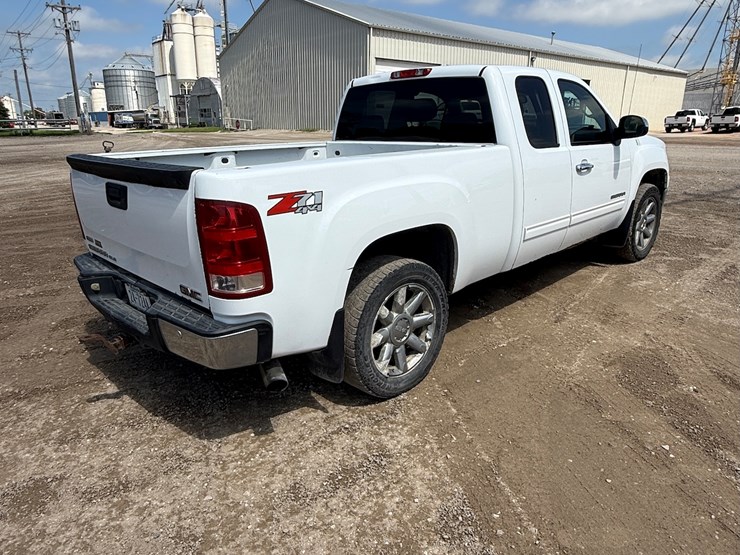 #13-•-2012-gmc-k1500-sierra-sle-extended-cab-4x4-pickup-image-11