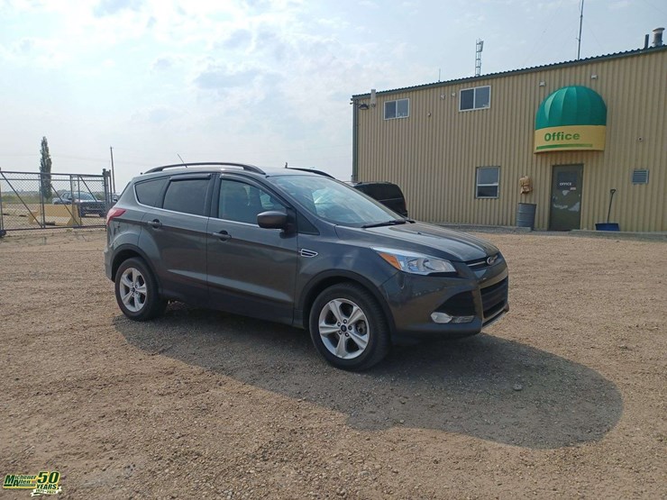 2015-ford-escape-se-image-2