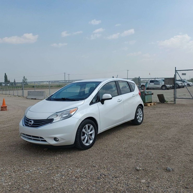 2014 Nissan Versa Note SL 4dr Hatchback CVT