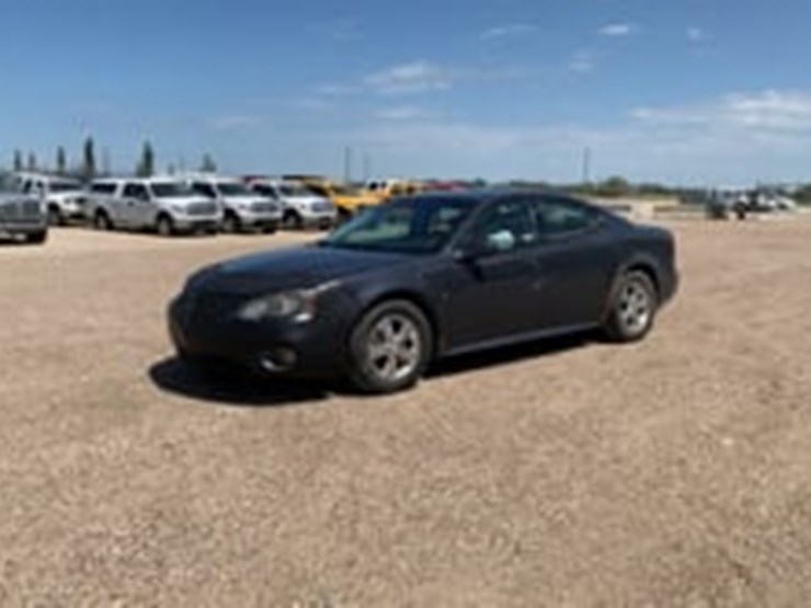 2008-pontiac-grand-prix-sedan-image-2