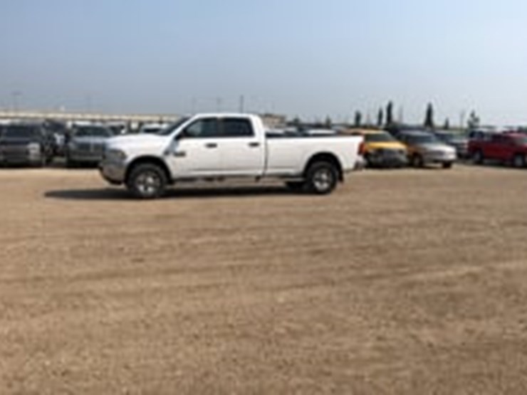 2014-ram-3500-hd-image-2