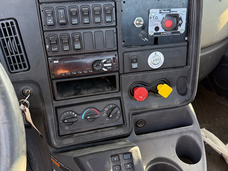 2015-international-prostar-image-49