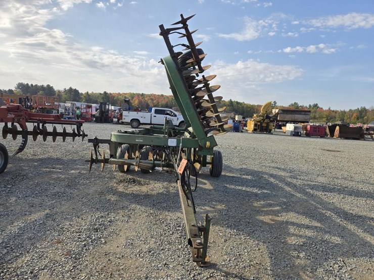 john-deere-235-image-2