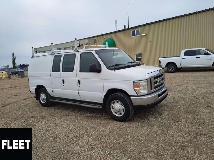 2014-ford-cargo-image-4