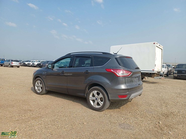 2015-ford-escape-se-image-4