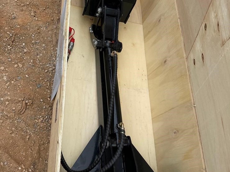mini-skid-steer-backhoe-attachment-image-1