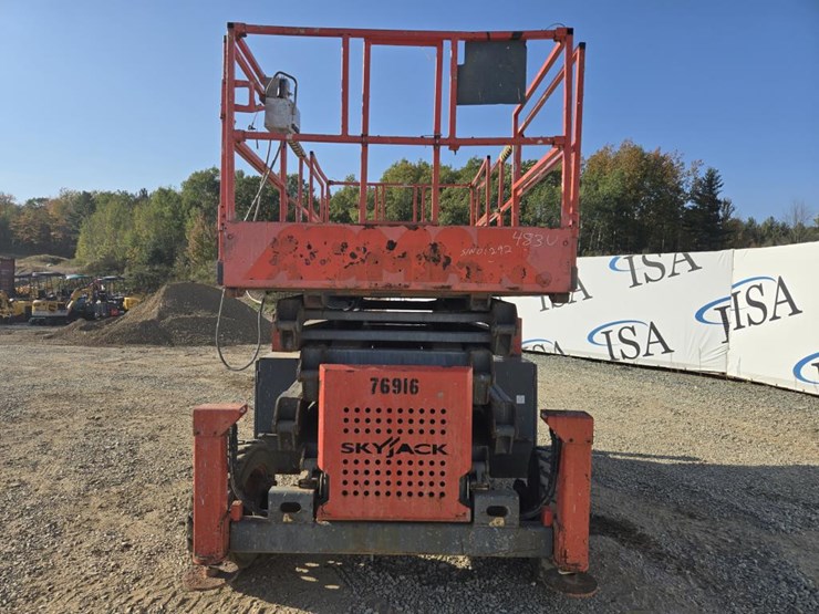 2011-skyjack-sj8841rt-image-8