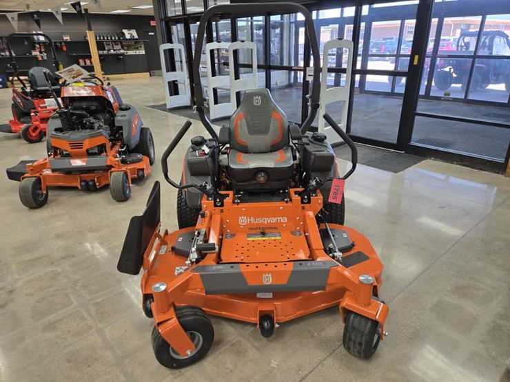#1785-•-2023-husqvarna-z-560l-zero-turn-lawn-mower-image-8
