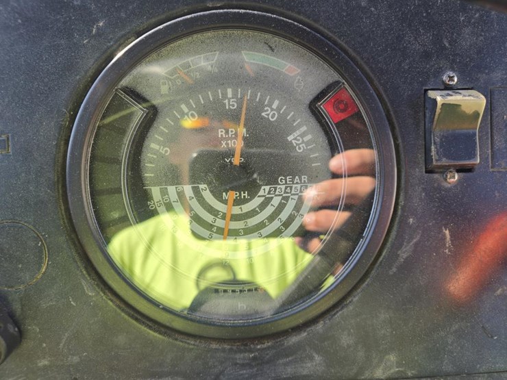 john-deere-2550-image-47