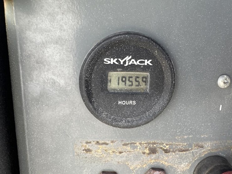 skyjack-sj6832rt-image-18