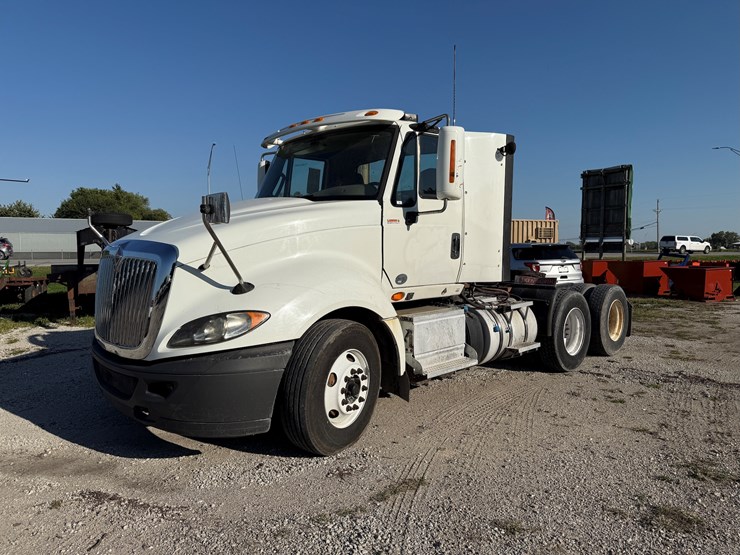 2015-international-prostar-image-2