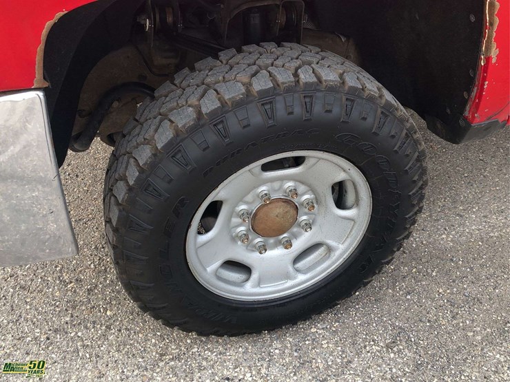 2019-chevrolet-silverado-2500hd-image-3