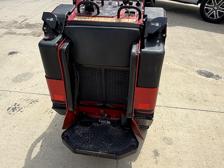#29-•-2024-toro-dingo-tx-1000-narrow-track-ride-on-skidloader-image-5