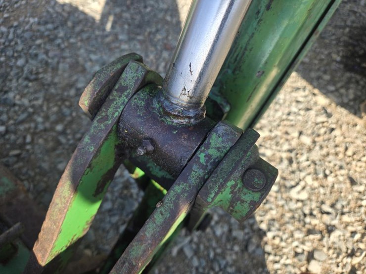 john-deere-2550-image-17