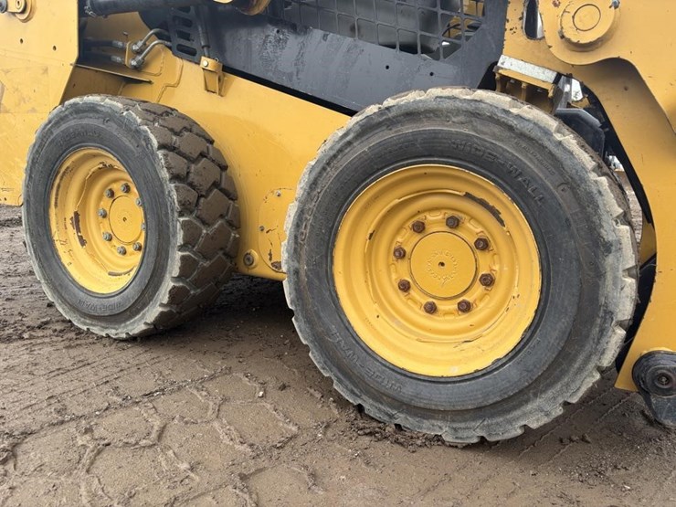 caterpillar-226d-image-17