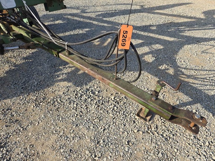 john-deere-235-image-9
