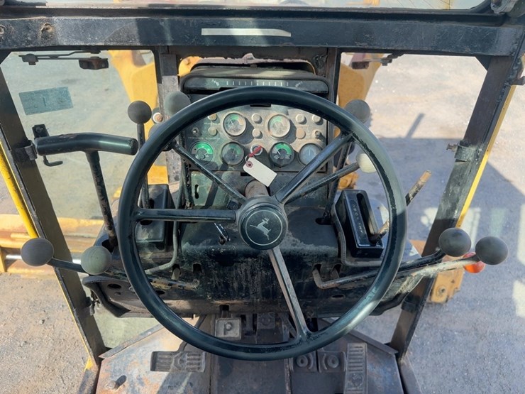 1982-deere-670a-image-24