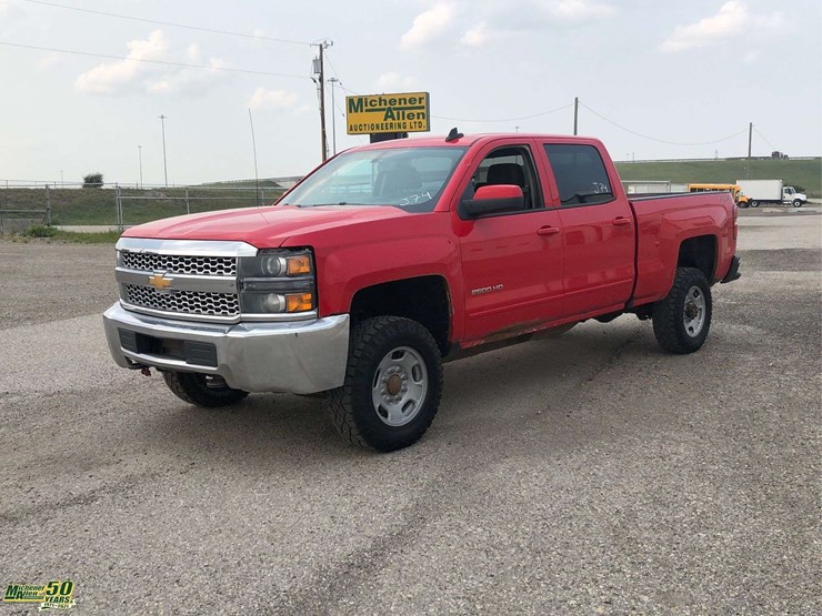 2019-chevrolet-silverado-2500hd-image-1