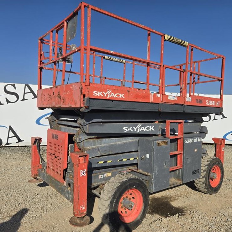 2011 SKYJACK SJ8841RT
