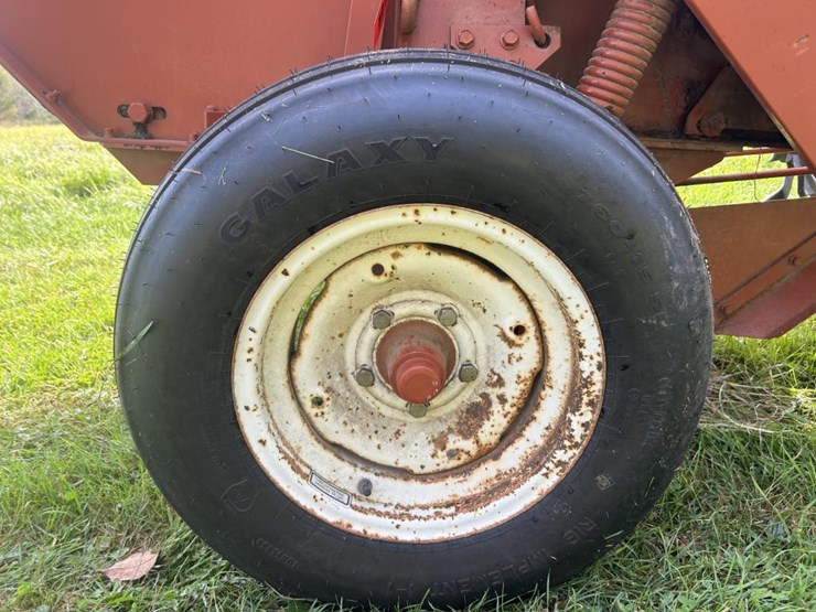hesston-730-image-32