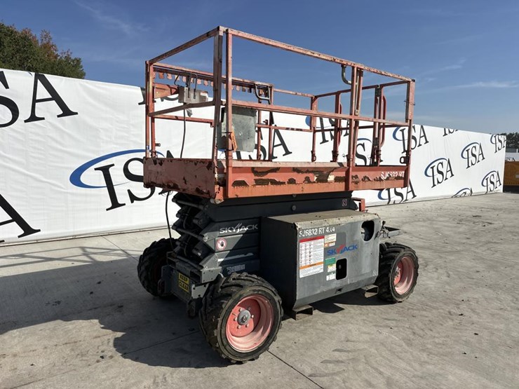 skyjack-sj6832rt-image-1