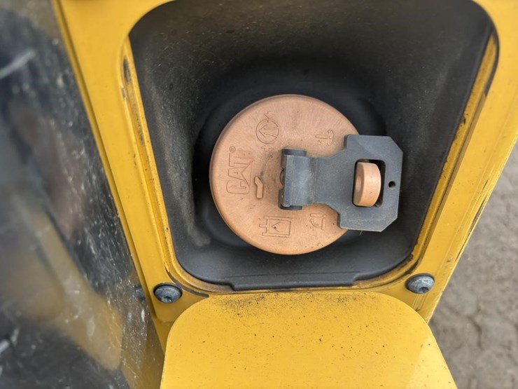 caterpillar-226d-image-32