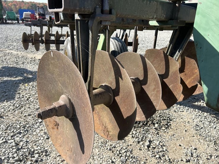 john-deere-235-image-14