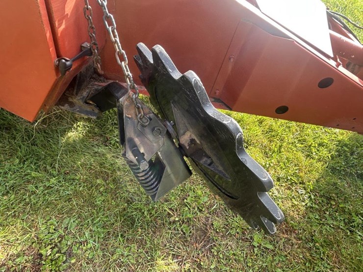 hesston-730-image-16