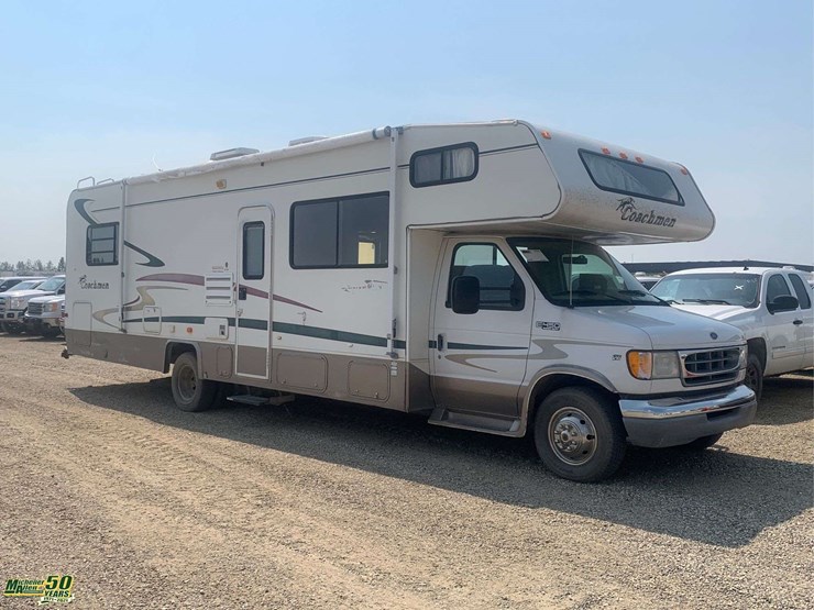 2002-ford-coachmen-leprechaun-317ks-class-c-drw-62024-mi-image-1