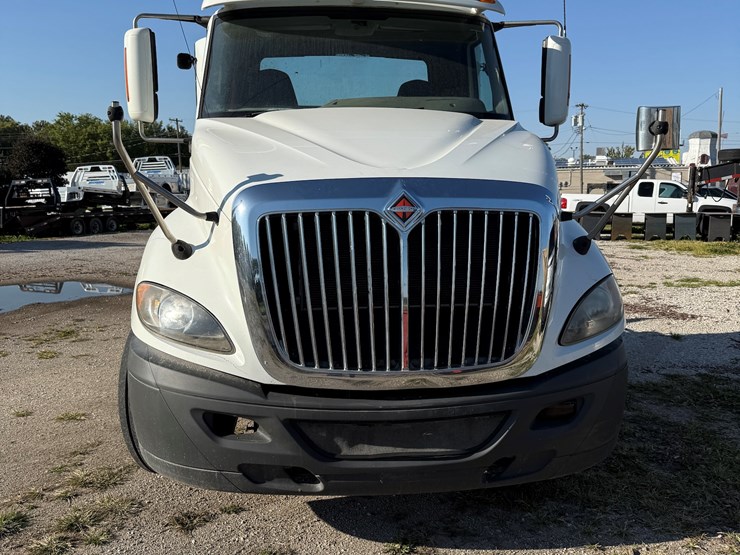 2015-international-prostar-image-41