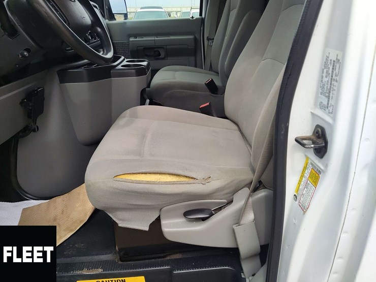 2014-ford-cargo-image-2