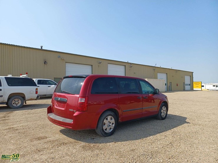 2010-dodge-grand-caravan-se-image-3