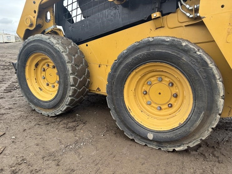 caterpillar-226d-image-15