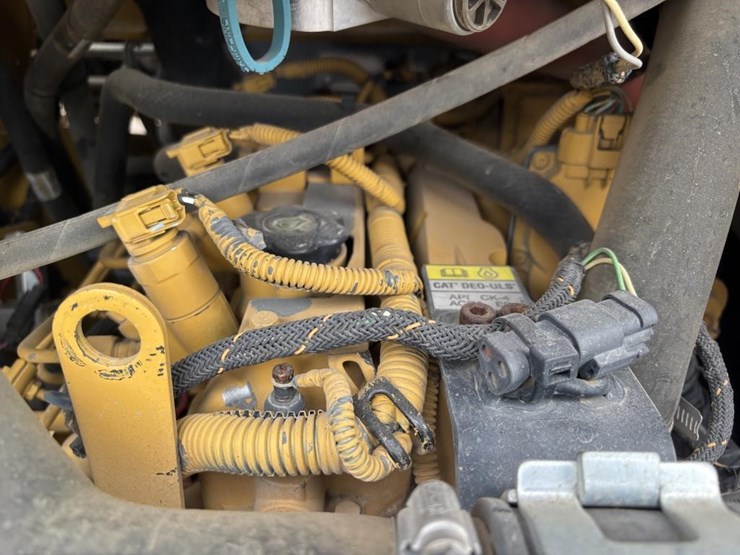caterpillar-226d-image-38