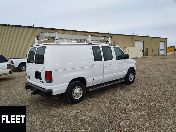 2014-ford-cargo-image-3