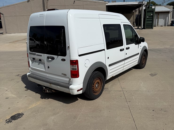 2012-utility-van-image-52