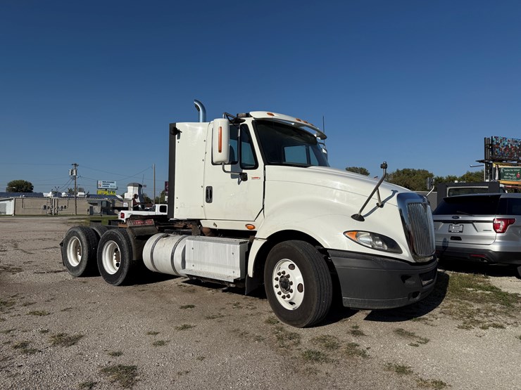 2015-international-prostar-image-1