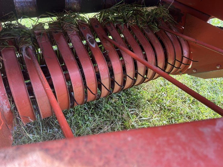 hesston-730-image-27