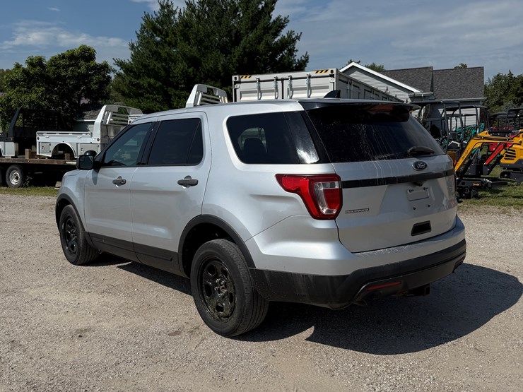 2016-ford-explorer-police-interceptor-image-24