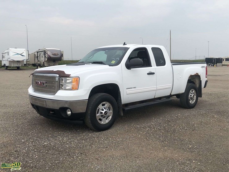 2011-gmc-sierra-2500hd-image-1