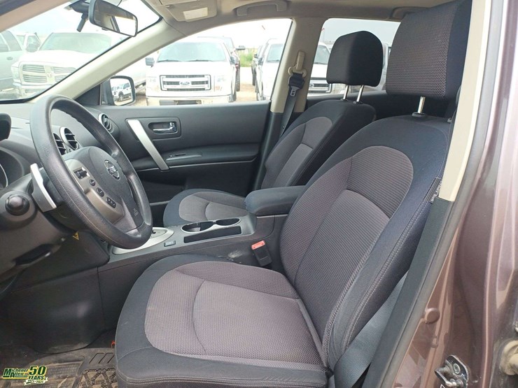 2009-nissan-rogue-image-2