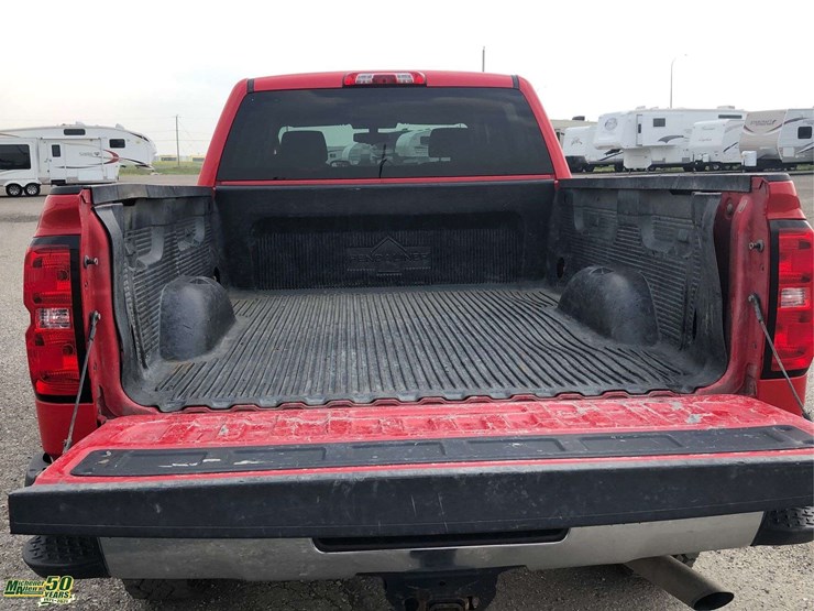 2019-chevrolet-silverado-2500hd-image-16