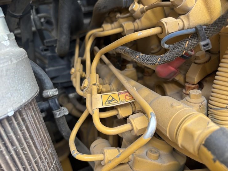caterpillar-226d-image-40