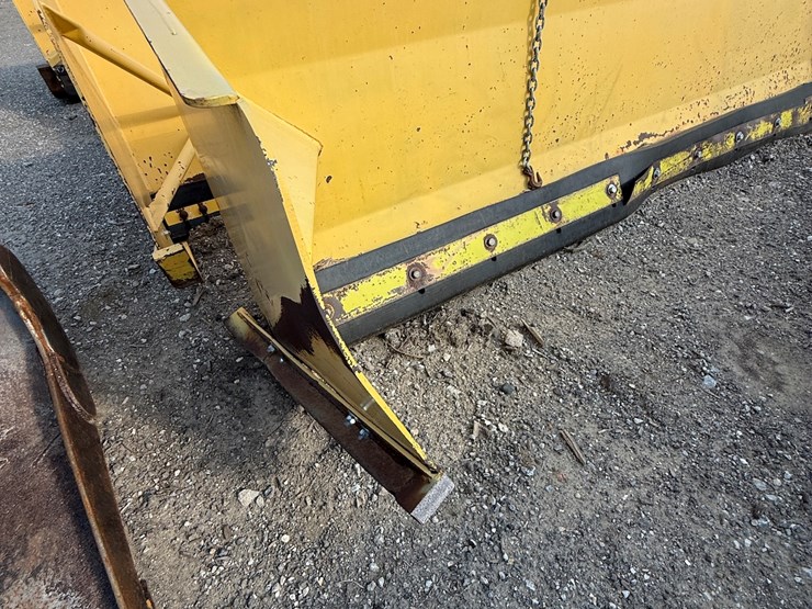 #68-•-14-ft.-heavy-duty-push-box-blade-for-wheel-loaders-damaged-wings-image-9